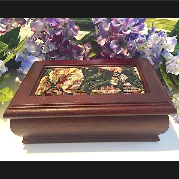 💜NWOB Vintage Style Tapestry Wood Jewelry Box💜 - Picture 3 of 14